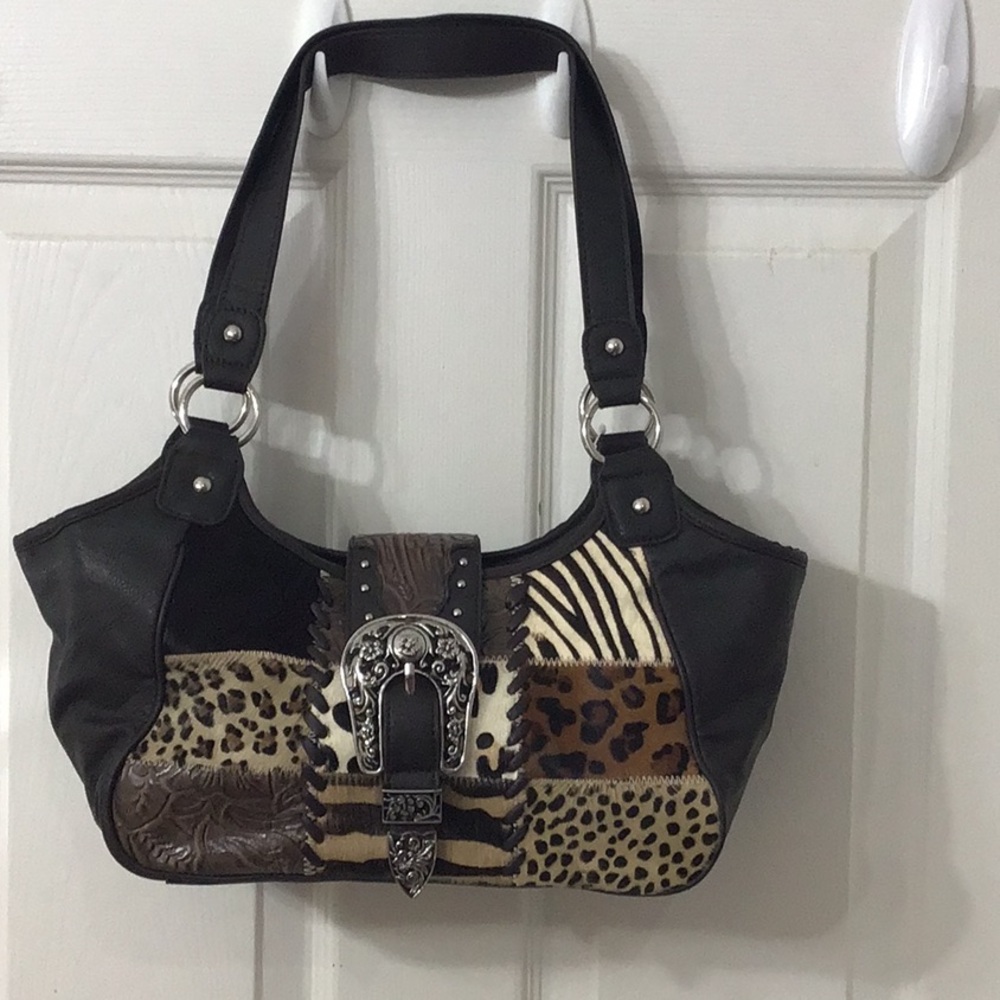 CLOSEOUT WESTERN Leather bag! Can be worn as shoulder bag w/ 11” strap length.